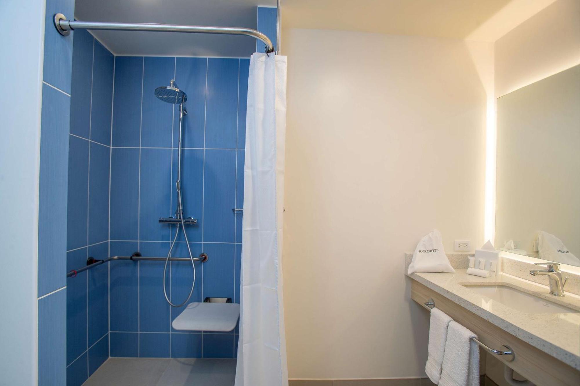 Hampton By Hilton Quito La Carolina Park Hotel Екстериор снимка