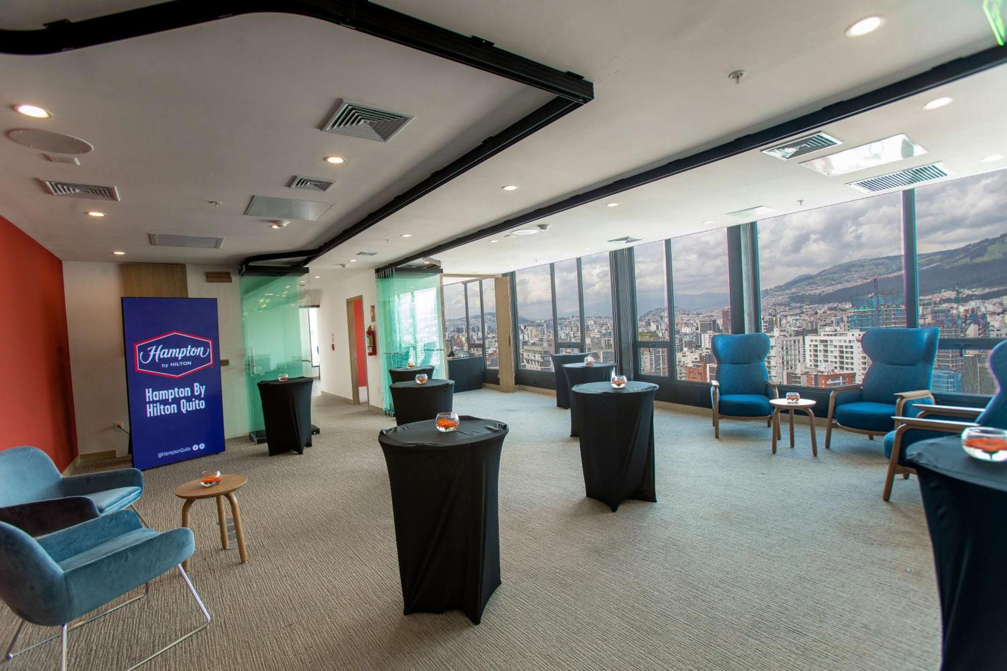 Hampton By Hilton Quito La Carolina Park Hotel Екстериор снимка
