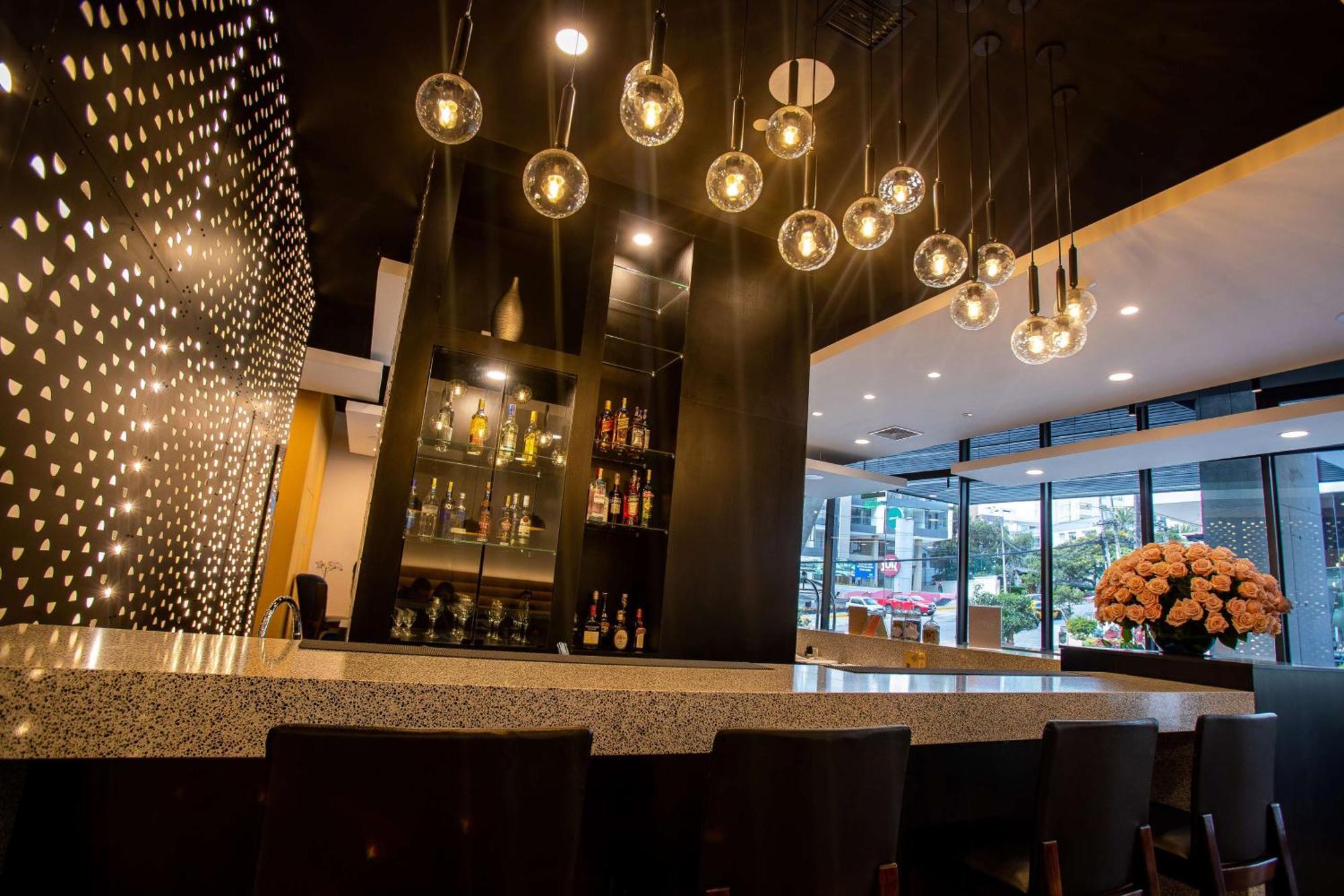 Hampton By Hilton Quito La Carolina Park Hotel Екстериор снимка