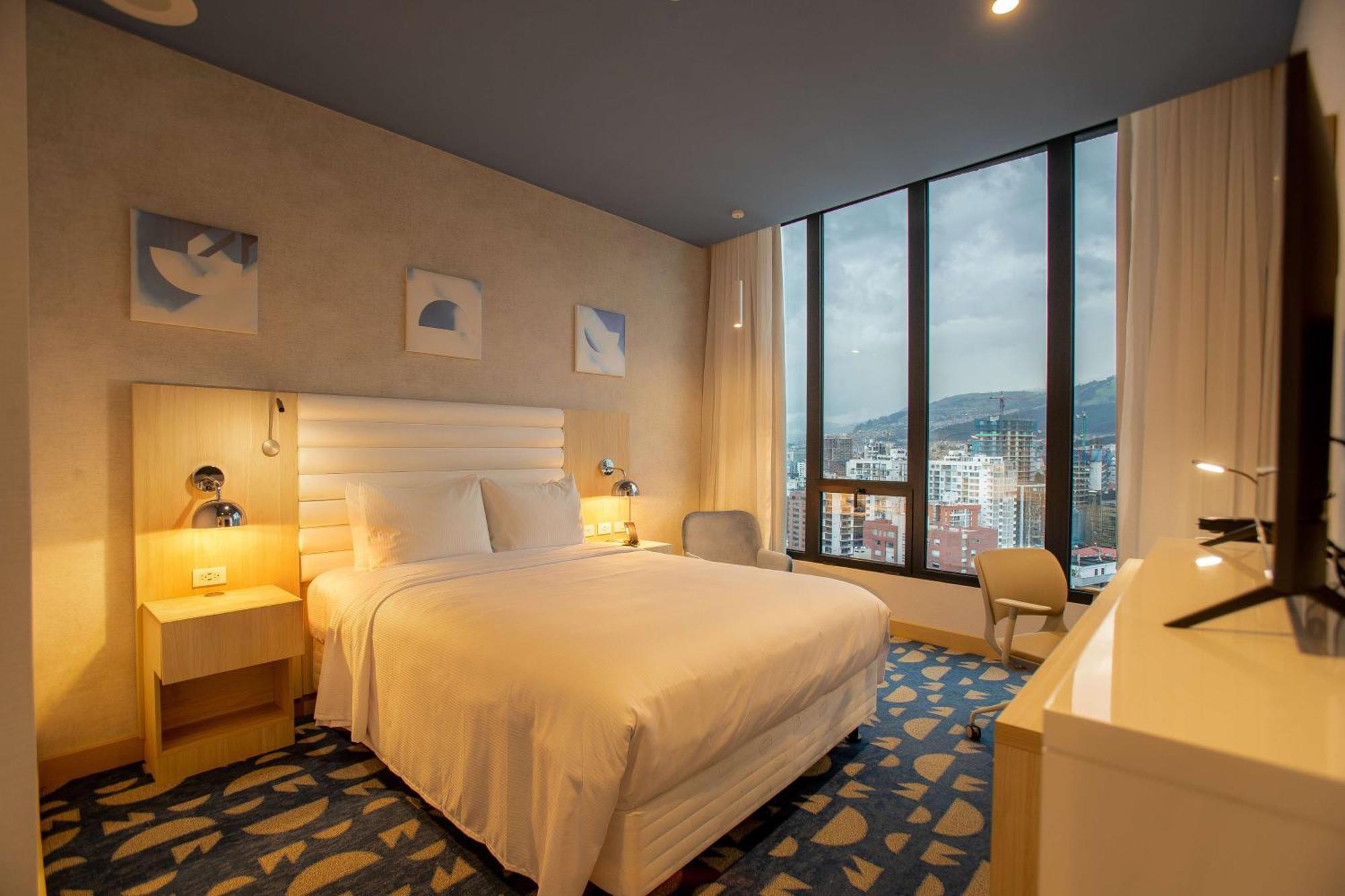 Hampton By Hilton Quito La Carolina Park Hotel Екстериор снимка