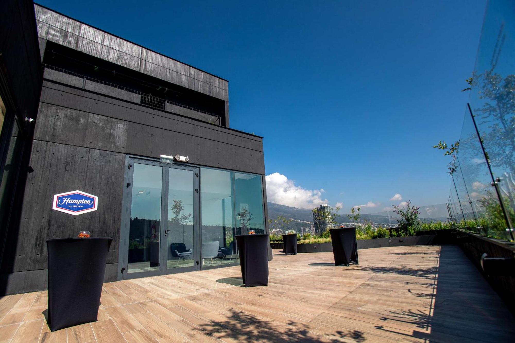Hampton By Hilton Quito La Carolina Park Hotel Екстериор снимка