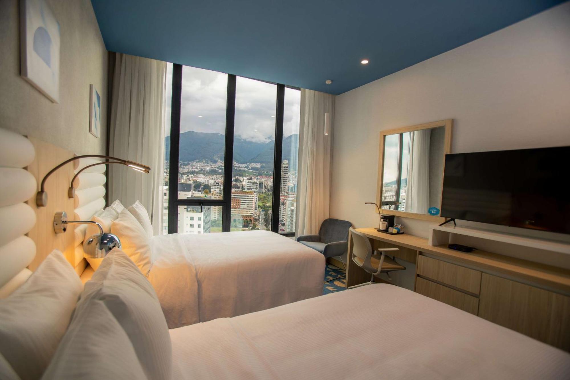 Hampton By Hilton Quito La Carolina Park Hotel Екстериор снимка