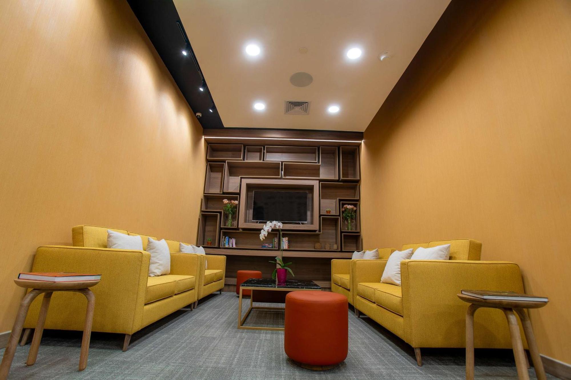 Hampton By Hilton Quito La Carolina Park Hotel Екстериор снимка