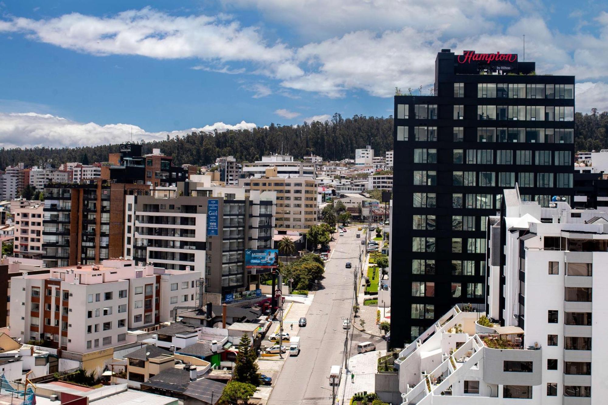 Hampton By Hilton Quito La Carolina Park Hotel Екстериор снимка